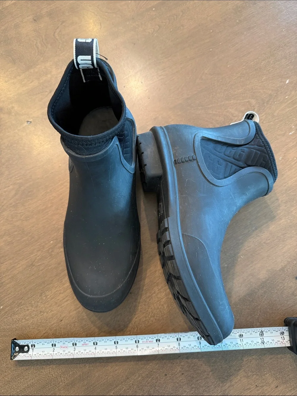 UGG Chevonne Matte Black 2 Chelsea Rain Booties Womens size 9 pumpkin patch fall